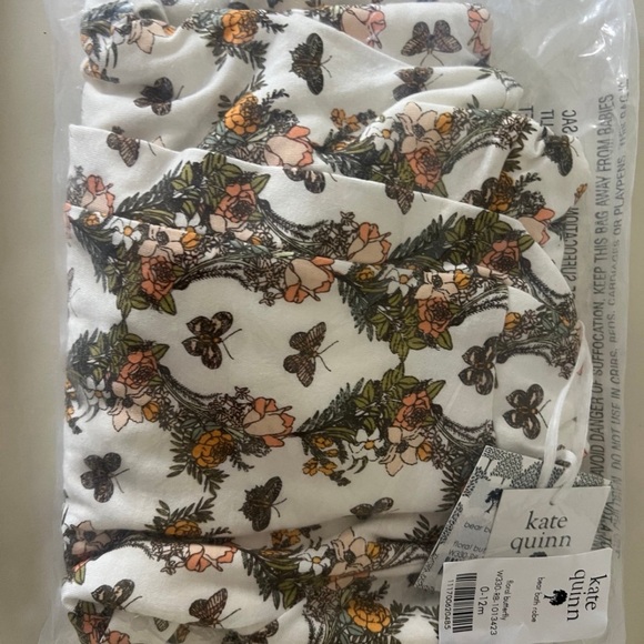 Kate Quinn Robe - Picture 3 of 3